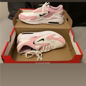 WORN ONCE nike air bolts